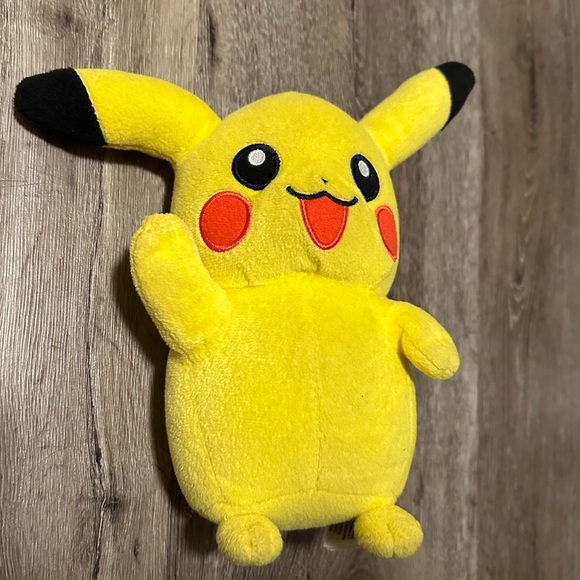 Pikachu 2013 Small Pokémon Plush - Picture 1 of 6